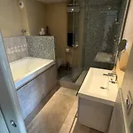 Luxury * فال تورُن